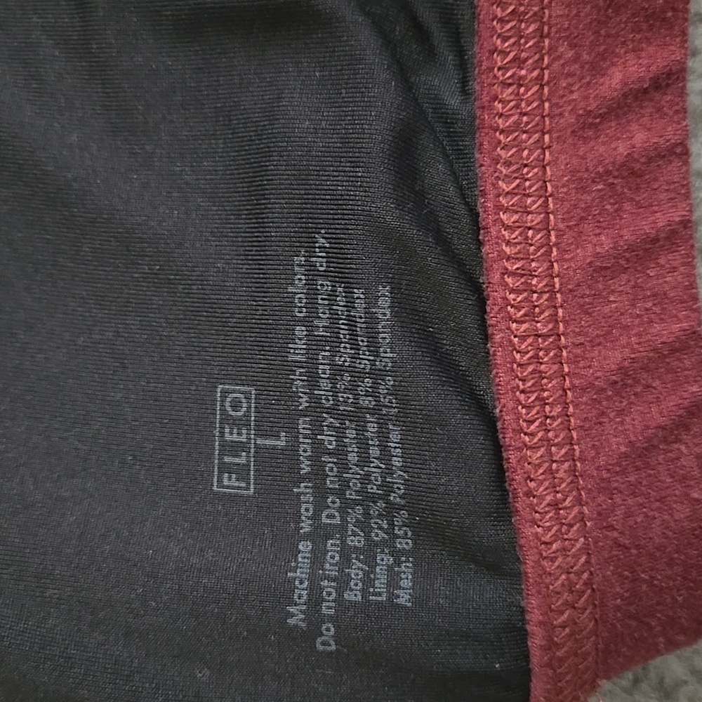 Women's Burgundy Sports Bra - Picture 3 of 3